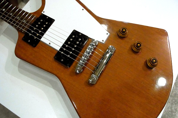 Gibson Explorer エリッククラプトン Eric Clapton's 1958 Gibson Korina Explorer – Ground Guitar